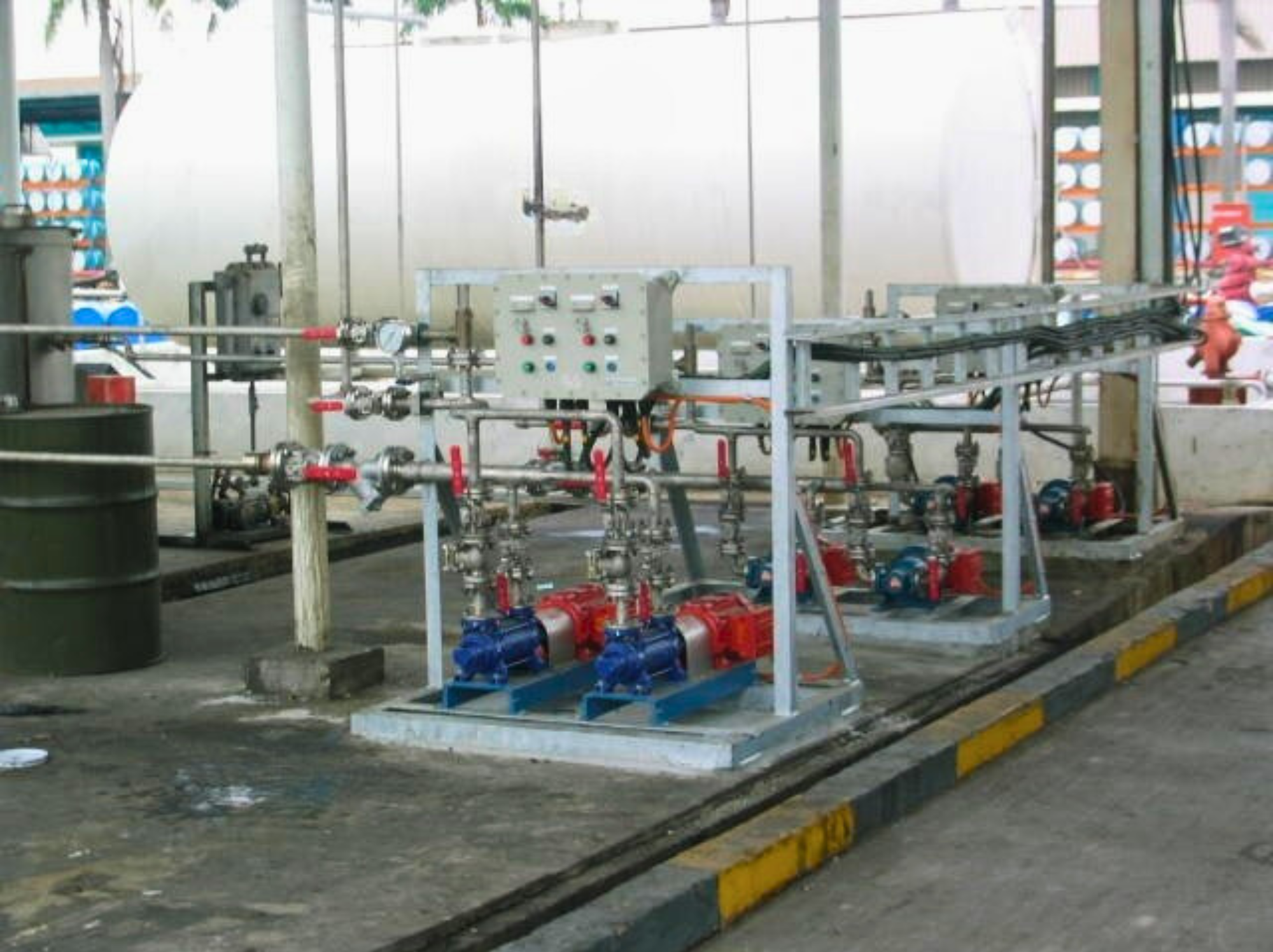 Additive injection pump